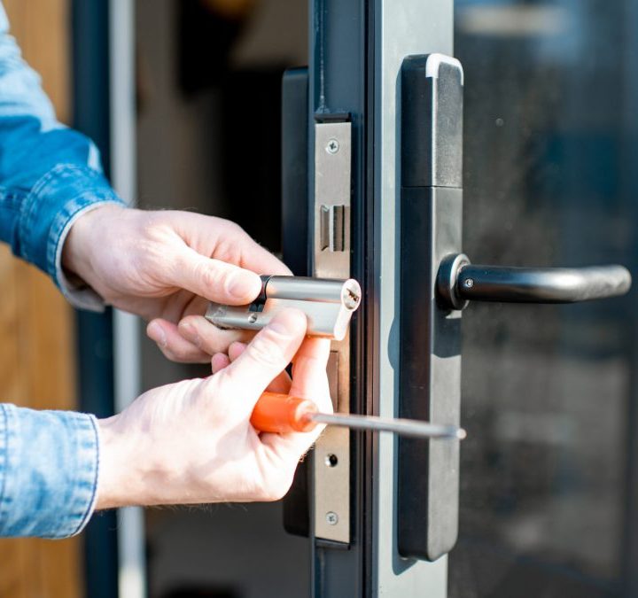 Benefits of hiring a professional locksmith